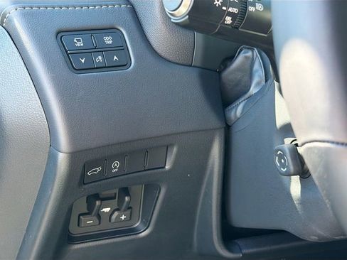 Used 2025 Lexus LX 600 4WD w/ Accessory Package (2T) image 10