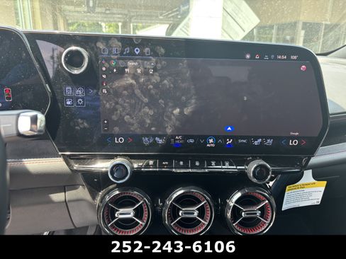 Used 2024 Chevrolet Blazer EV RS RWD image 12