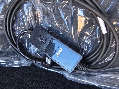 Used 2025 Jeep Wrangler Willys image 30