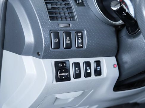 Used 2014 Toyota Tacoma 4x4 Double Cab w/ TRD Off-Road Package image 45