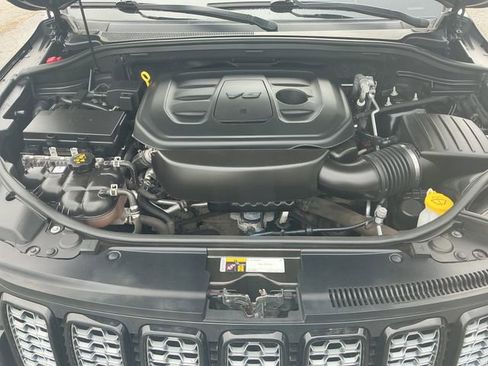 Used 2020 Jeep Grand Cherokee Altitude AWD/4WD image 23