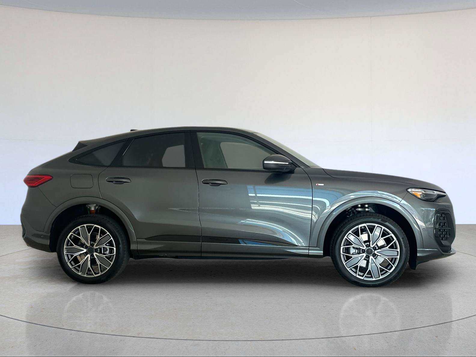 New 2026 Audi Q5 Premium Plus AWD/4WD image 7