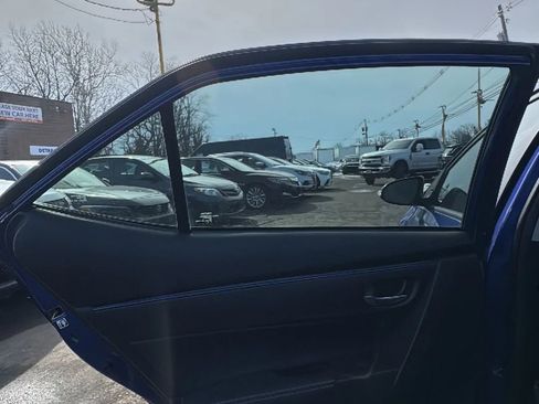 Used 2017 Toyota Corolla SE image 23