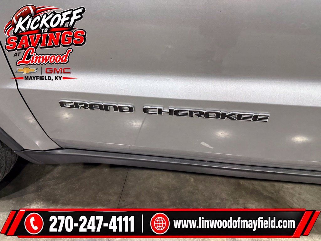 Used 2021 Jeep Grand Cherokee Laredo AWD/4WD image 11
