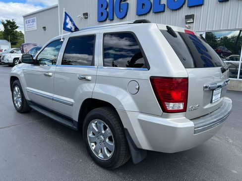 Used 2010 Jeep Grand Cherokee Limited AWD/4WD image 3