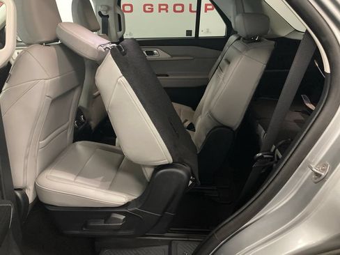 Used 2025 Ford Explorer Active w/ Active Comfort Package AWD/4WD image 34