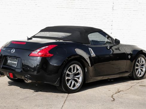 Used 2014 Nissan 370Z Roadster image 5