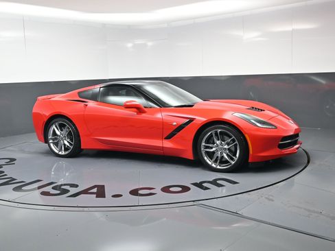 Used 2016 Chevrolet Corvette Stingray Coupe image 2