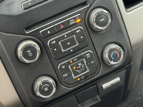 Used 2013 Ford F150 XLT w/ Luxury Equipment Group image 31