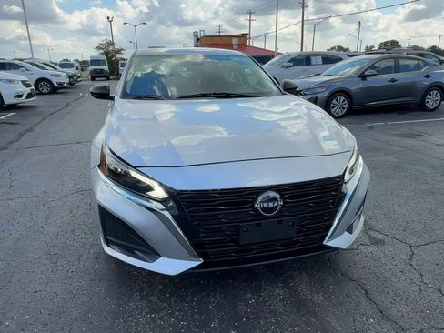 Used 2024 Nissan Altima 2.5 S FWD image 3