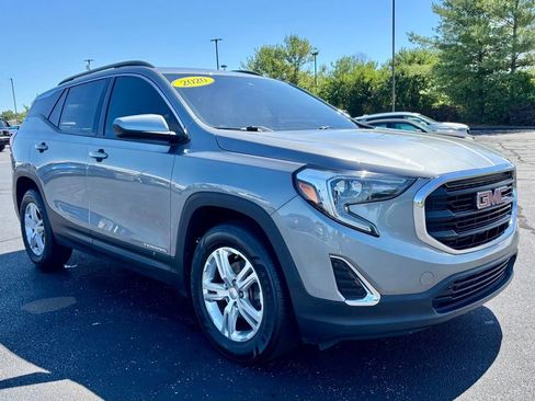 Used 2020 GMC Terrain SLE w/ Driver Convenience Package FWD image 9