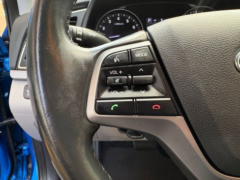 Used 2017 Hyundai Elantra Limited image 34