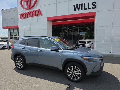 Used 2023 Toyota Corolla Cross XLE AWD/4WD image 1