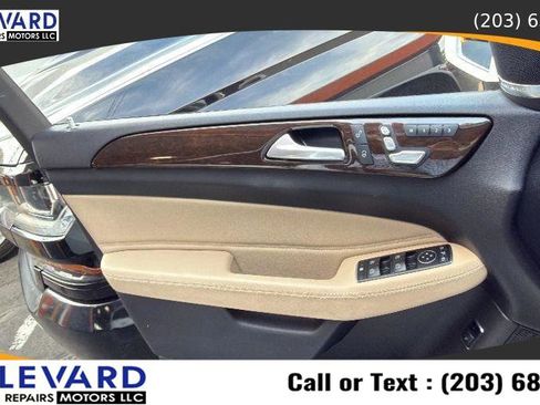 Used 2017 Mercedes-Benz GLS 450 4MATIC image 25