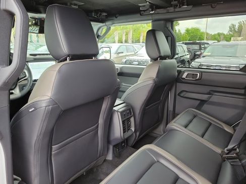 New 2026 Ford Bronco Outer Banks w/ Sasquatch Package image 12