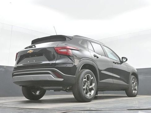 New 2026 Chevrolet Trax LT w/ LT Convenience Package FWD image 43
