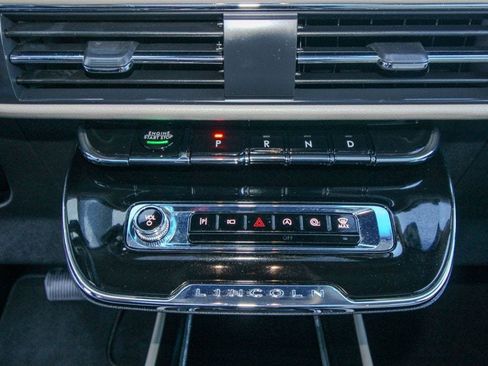 Used 2025 Lincoln Corsair Reserve w/ Towing Package image 27