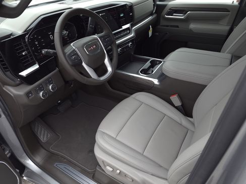 New 2026 GMC Sierra 2500 SLT w/ SLT Convenience Package image 9