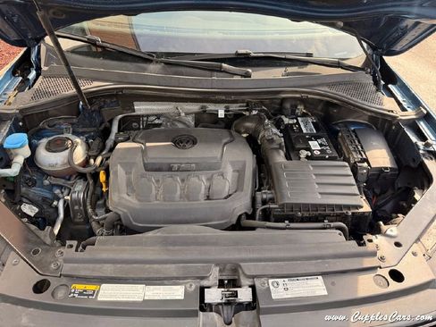Used 2020 Volkswagen Tiguan SE w/ Panoramic Sunroof Package image 18