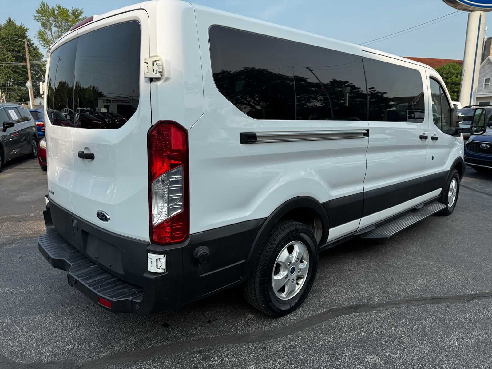 Used 2019 Ford Transit 350 XLT RWD image 14