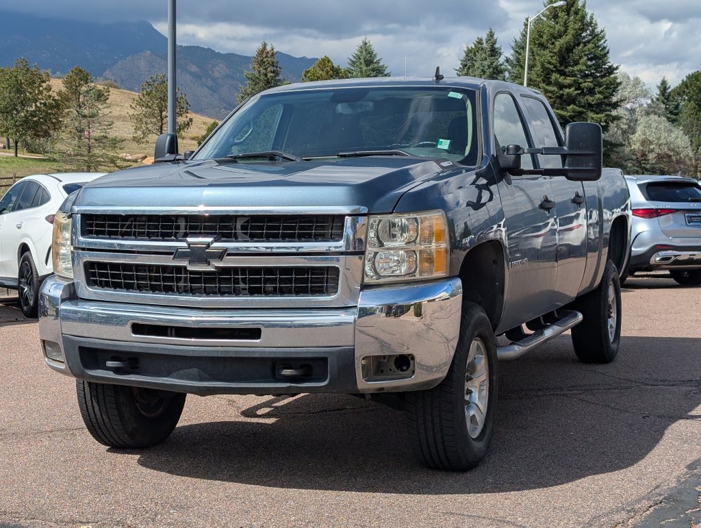 Used 2007 Chevrolet Silverado 2500 LT w/ 2LT Audio Package AWD/4WD image 3