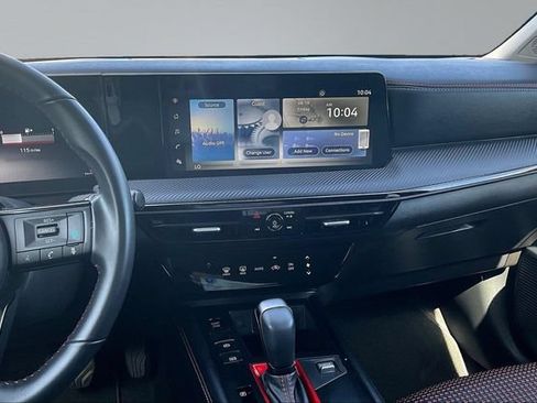 Used 2025 Nissan Kicks SR FWD image 9