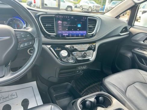 Used 2022 Chrysler Pacifica Touring-L w/ S Appearance Package AWD/4WD image 24