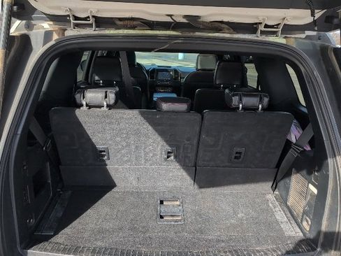 Used 2021 Ford Expedition Limited image 9