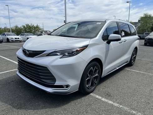 New 2026 Toyota Sienna Platinum image 1