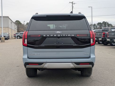 New 2025 Ford Expedition Max Platinum w/ Driver's Package image 5