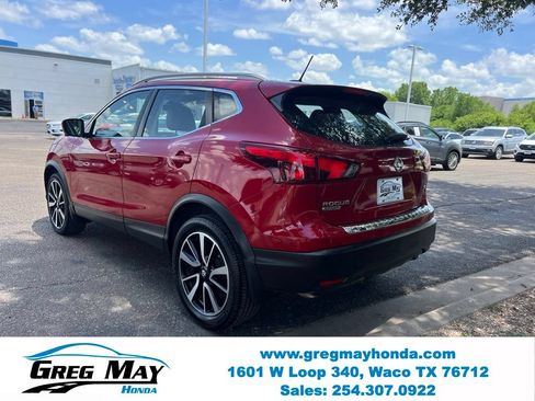 Used 2018 Nissan Rogue Sport SL w/ SL Premium Package FWD image 6