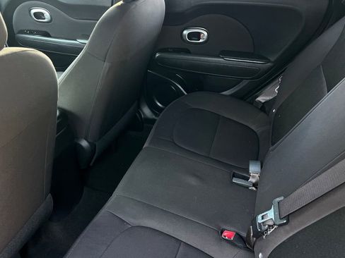 Used 2016 Kia Soul Base image 15