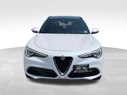 Used 2019 Alfa Romeo Stelvio Ti Sport w/ Quick Order Package 22S Sport AWD/4WD image 2
