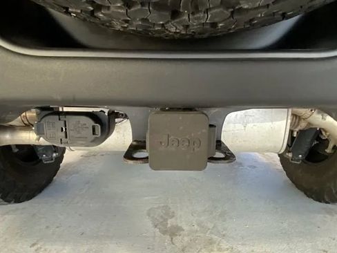 Used 2022 Jeep Wrangler Unlimited Rubicon w/ Trailer Tow Package image 18