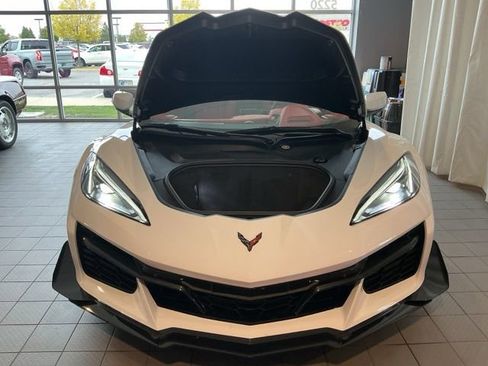 Used 2023 Chevrolet Corvette Z06 w/ Z07 Performance Package image 9