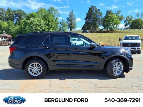 New 2026 Ford Explorer Active AWD/4WD image 4