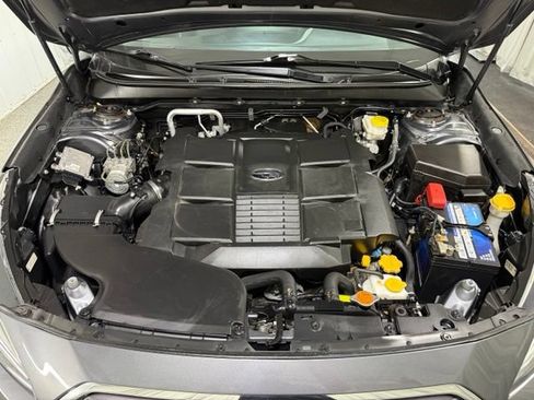 Used 2019 Subaru Outback 3.6R Limited AWD/4WD image 29