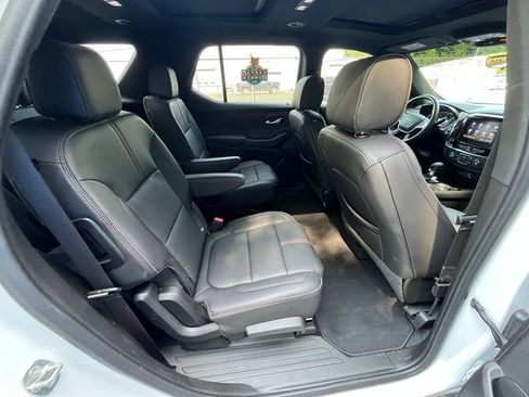 Used 2023 Chevrolet Traverse RS AWD/4WD image 16