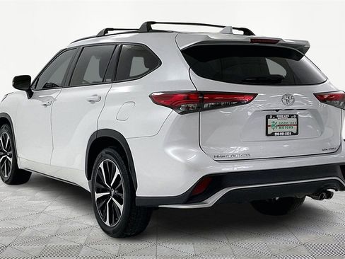 Used 2022 Toyota Highlander XSE image 4