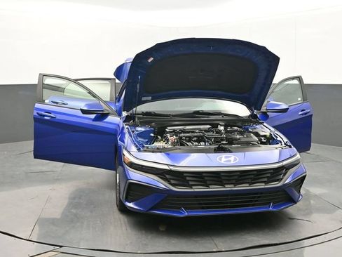 Used 2024 Hyundai Elantra SEL FWD image 61