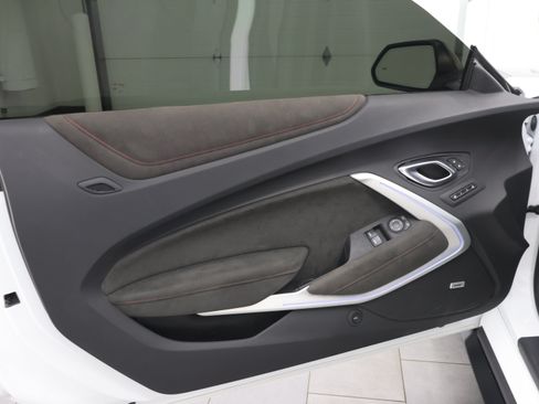 Used 2020 Chevrolet Camaro ZL1 RWD image 34