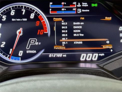 Used 2018 Lamborghini Huracan Performante AWD/4WD image 18