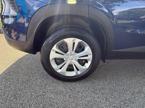 Used 2024 Chevrolet Trax LS w/ Driver Confidence Package FWD image 31