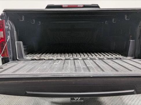 Used 2023 Chevrolet Silverado 1500 LT AWD/4WD image 18