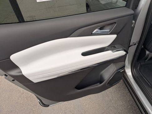 New 2026 Chevrolet Traverse High Country w/ LPO, Floor Liner Package image 10