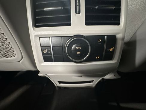 Used 2016 Mercedes-Benz GL 450 4MATIC image 32