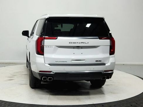 Used 2025 GMC Yukon Denali RWD image 7