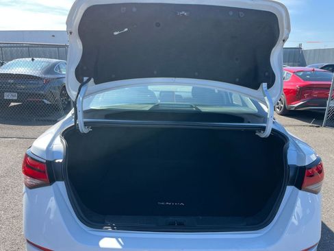 Used 2025 Nissan Sentra SV image 30