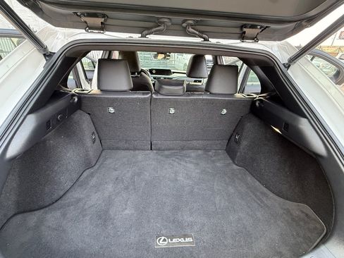 Used 2021 Lexus UX 200 w/ Premium Package FWD image 18