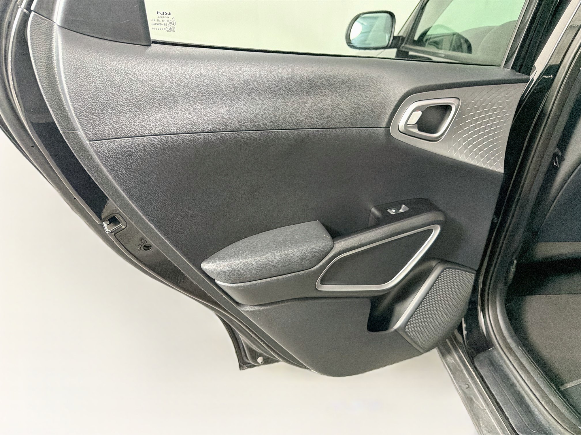Used 2025 Kia Soul LX w/ LX Technology Package FWD image 27